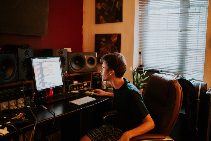 Studio Music Producer Ryan Elliott